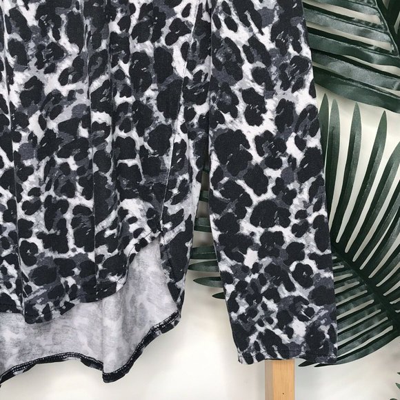 SOLD Witchery Animal Print Crew Neck Top XS - Picture 8 of 12